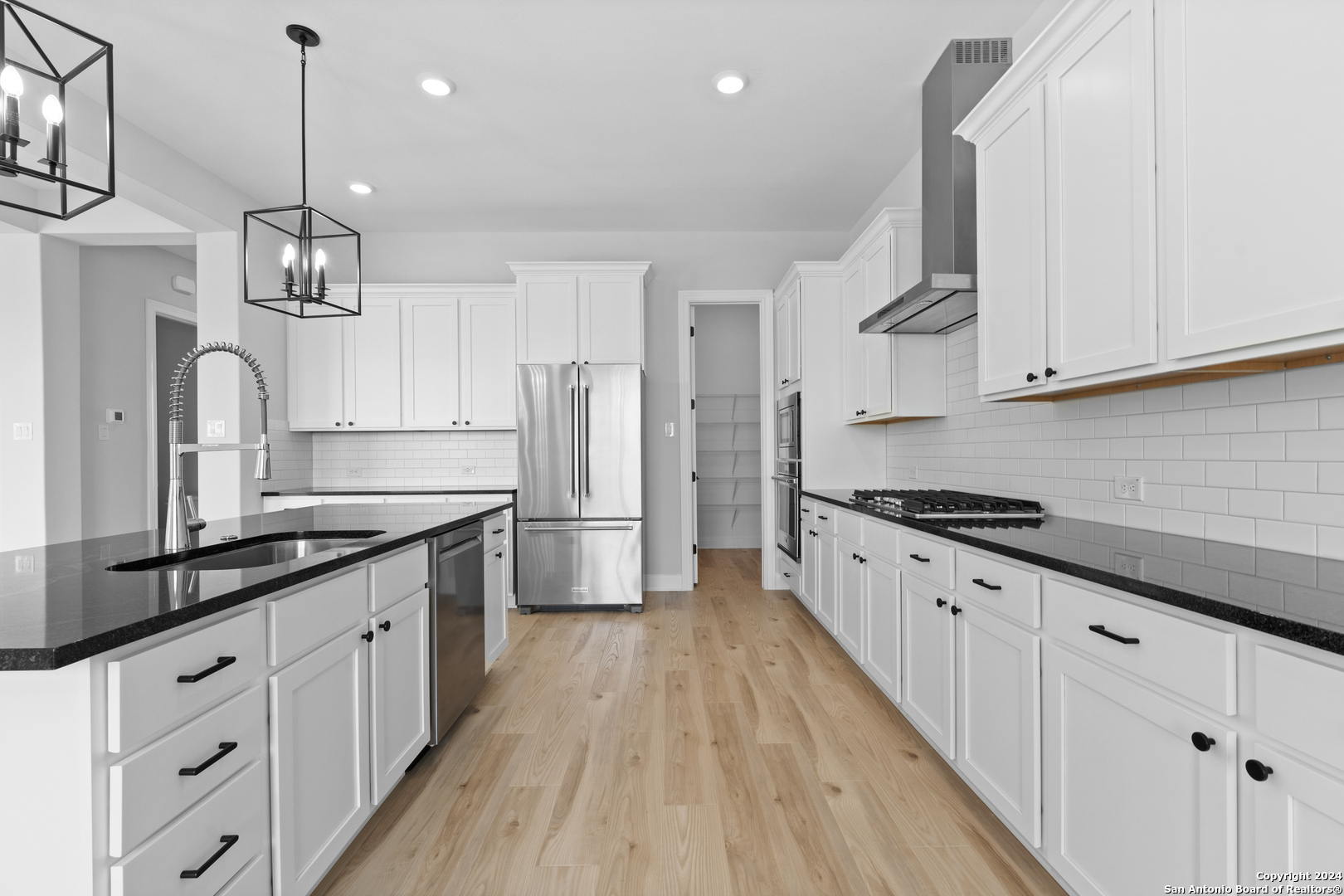 159 Azalea Alley Castroville, TX 78009 - Photo 12 of 21