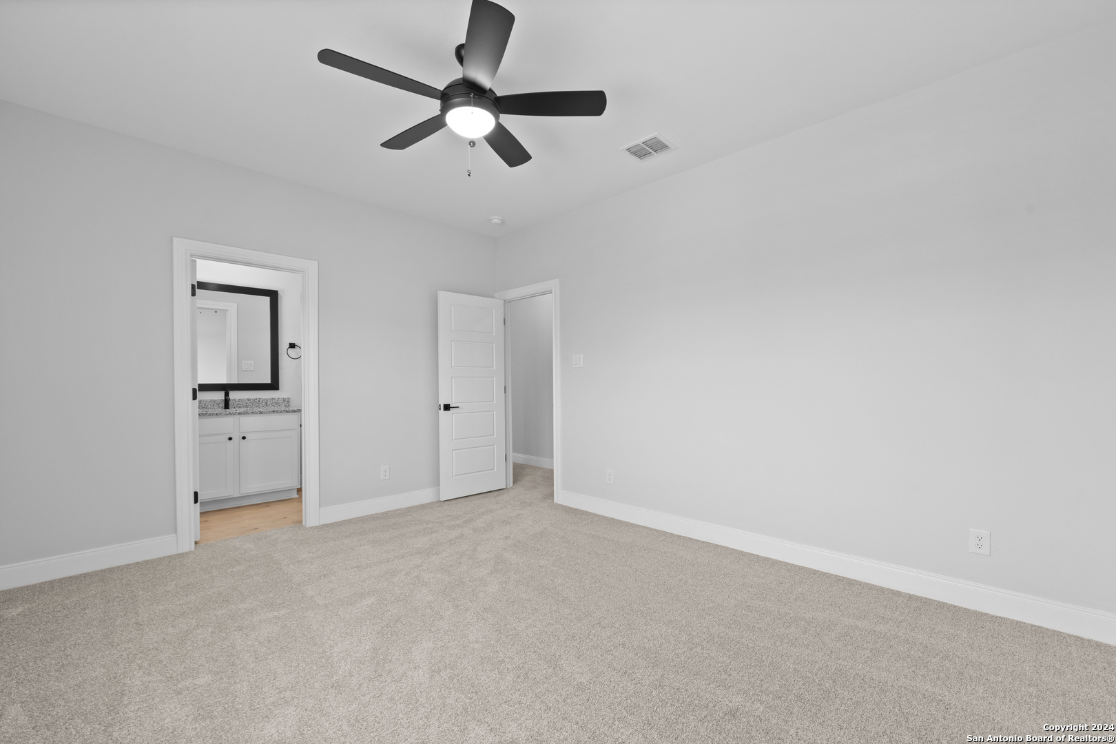 159 Azalea Alley Castroville, TX 78009 - Photo 15 of 21