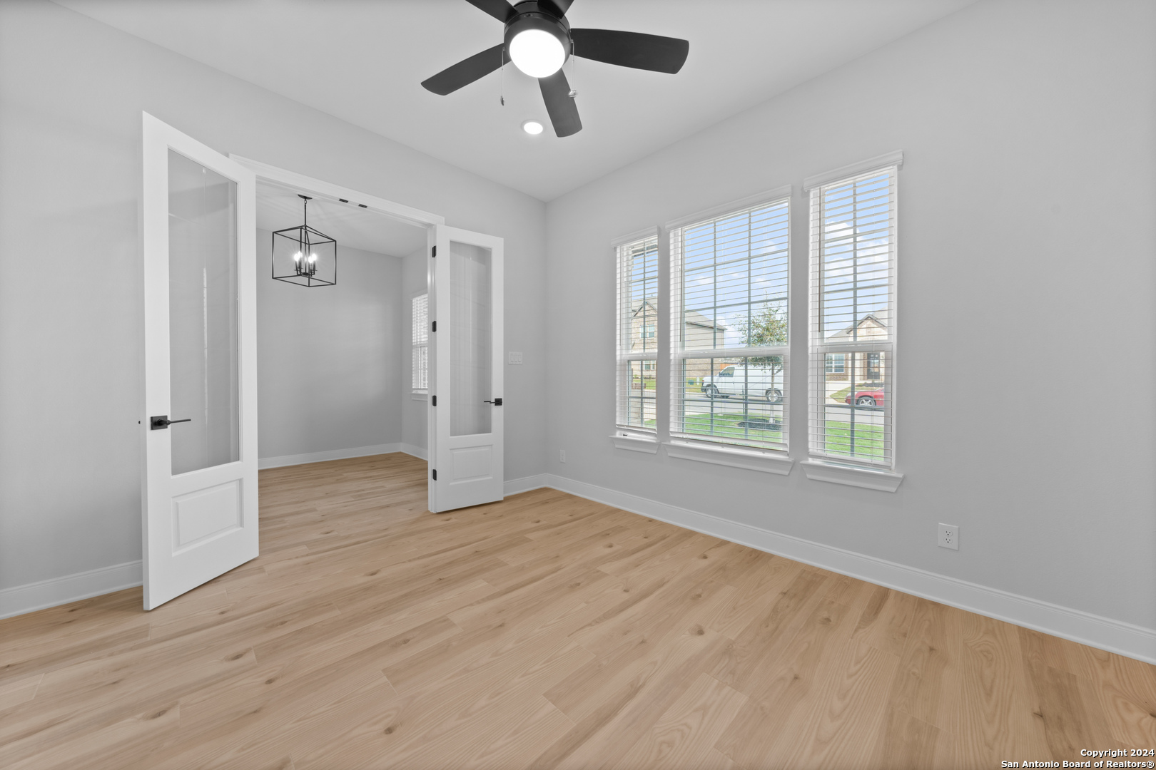 159 Azalea Alley Castroville, TX 78009 - Photo 6 of 21