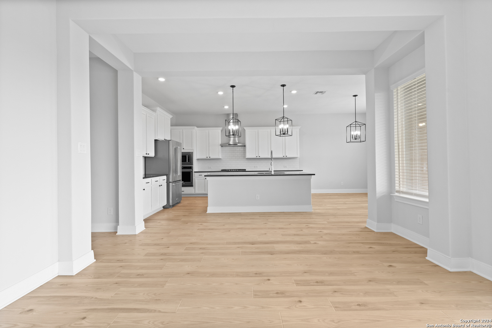 159 Azalea Alley Castroville, TX 78009 - Photo 9 of 21