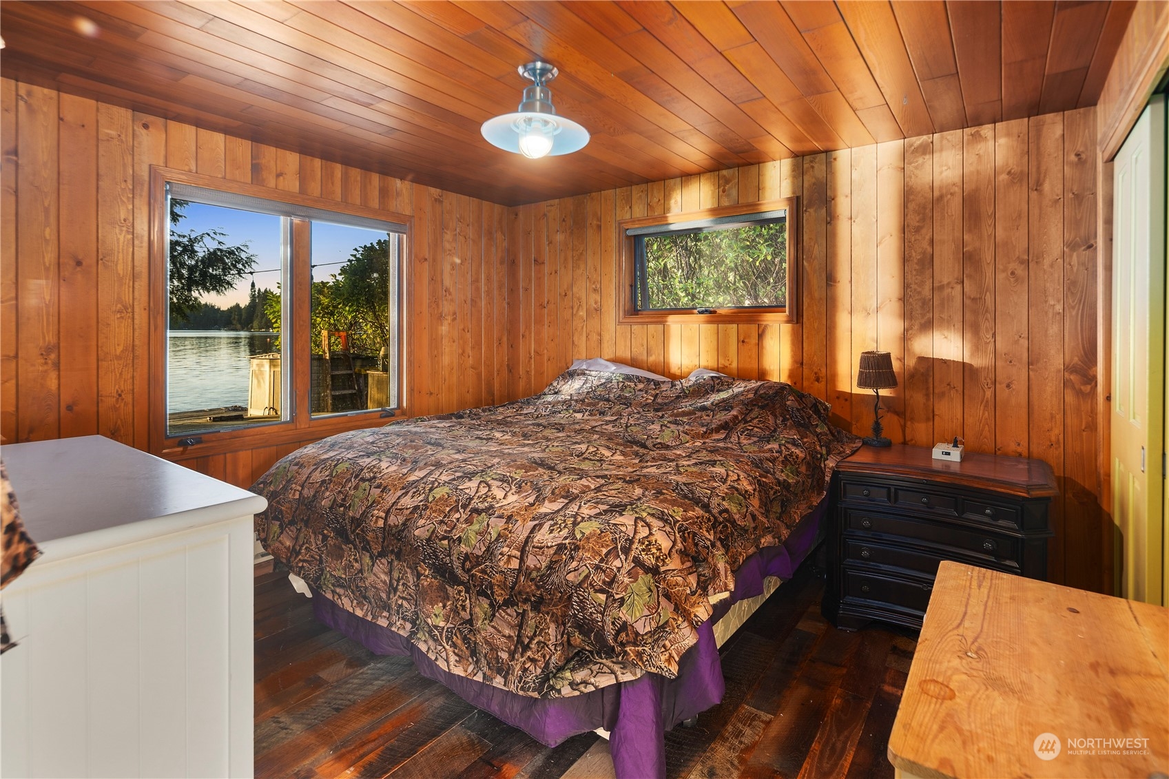 620 South Tulloch Road Snohomish, WA 98290 - Photo 16 of 38 a bed sitting in a bedroom next to a window