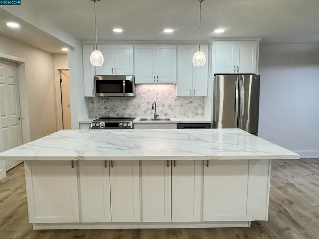 $3,500 | 2083 Ascot Drive, Unit 131, Moraga, CA 94556