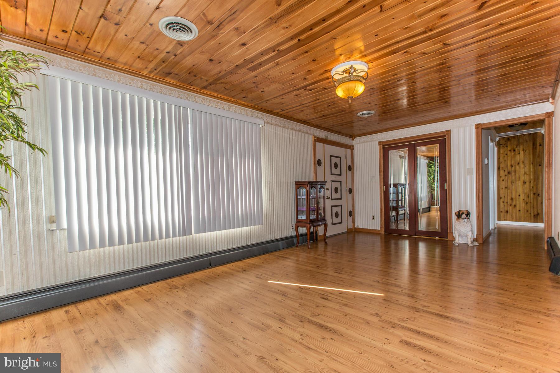 303 Whitaker Road Pasadena, MD 21122 - Photo 4 of 24 Family Room