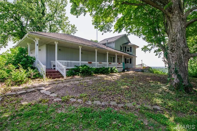 $359,700 | 634 North 200th Street, Vandalia, IL 62471