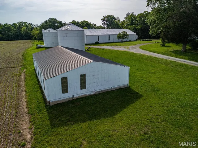$359,700 | 634 North 200th Street, Vandalia, IL 62471