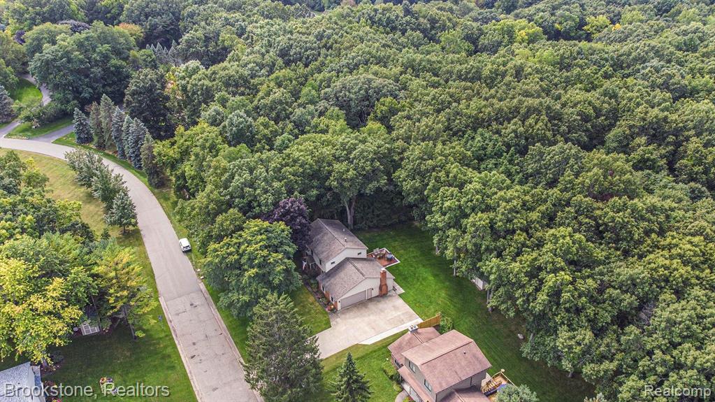 9509 Klais Road Clarkston, MI 48348 - Photo 5 of 32