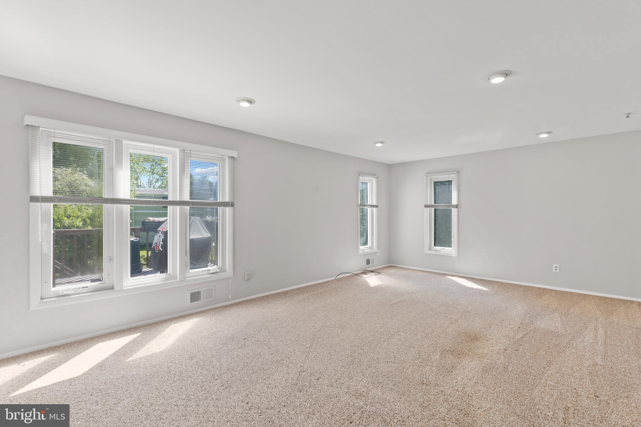 1921 Dundee Road Rockville, MD 20850 - Photo 13 of 41 Living Room