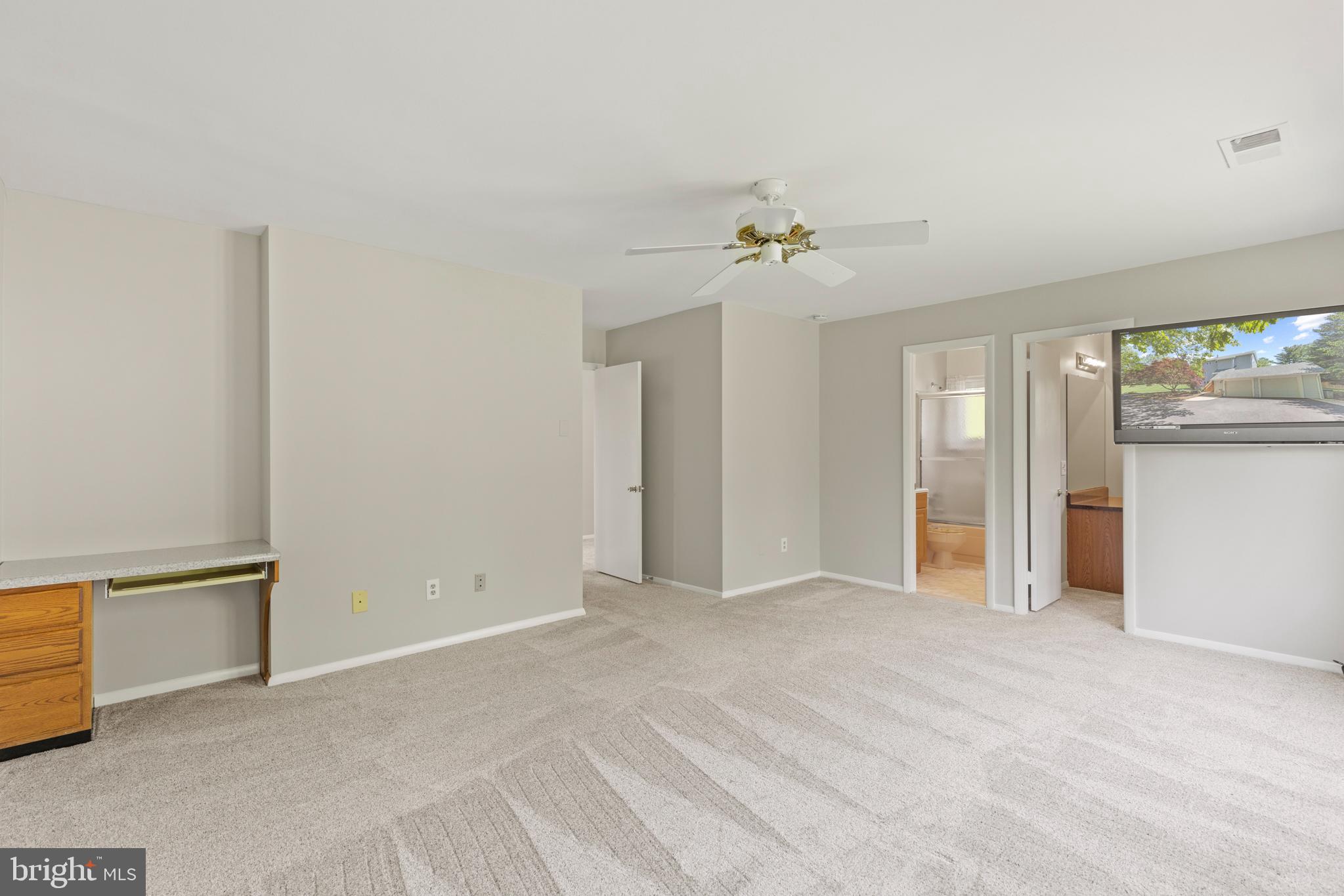 1921 Dundee Road Rockville, MD 20850 - Photo 15 of 41 Primary Bedroom