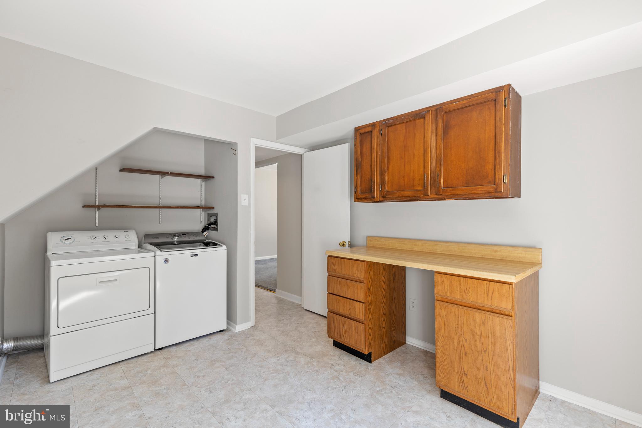 1921 Dundee Road Rockville, MD 20850 - Photo 29 of 41 Mudroom