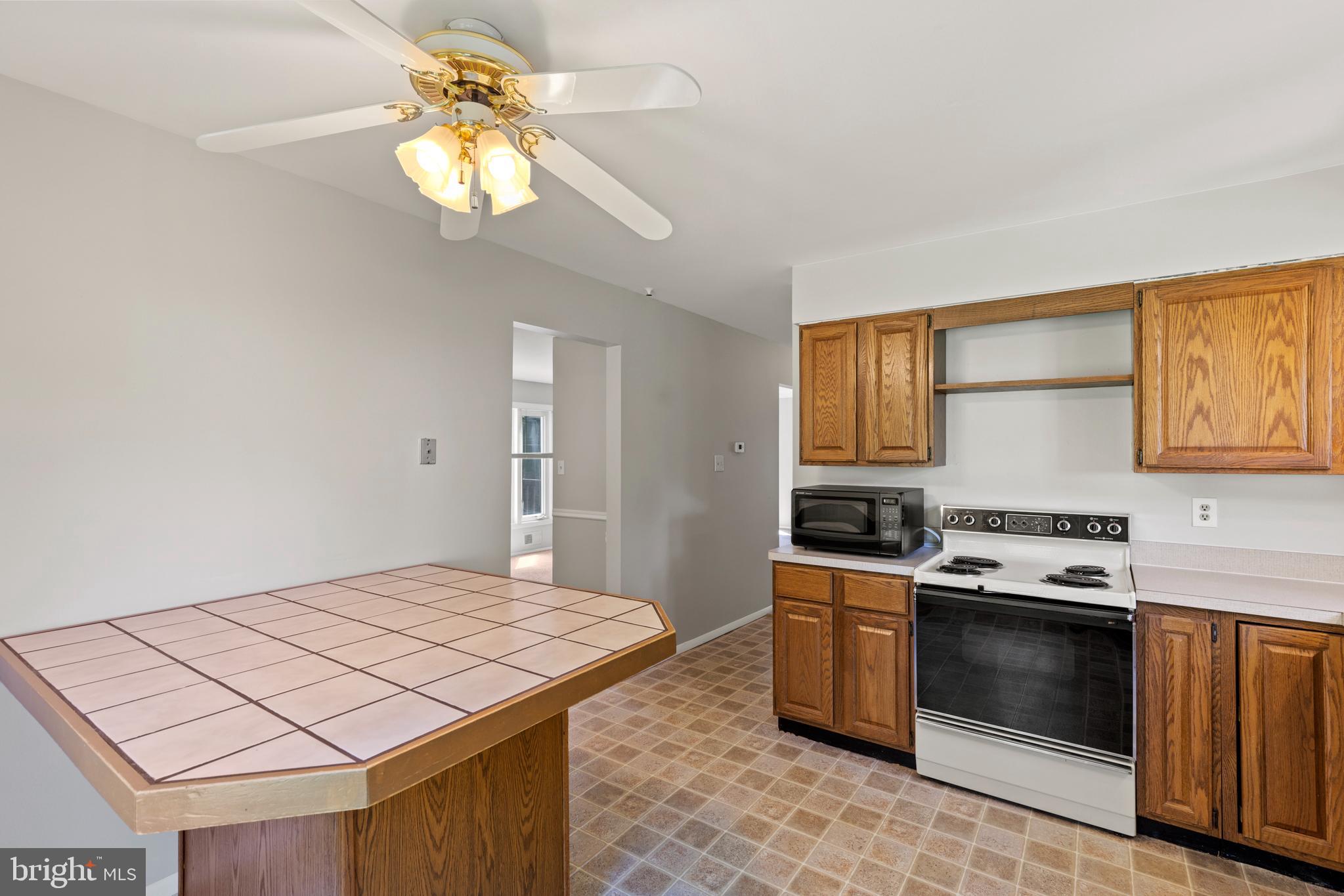 1921 Dundee Road Rockville, MD 20850 - Photo 5 of 41 Eat-in kitchen