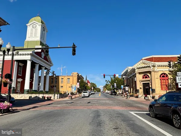 $1,450 | 400 East Liberty Street, Unit B, Charles Town, WV 25414