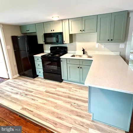 $1,450 | 400 East Liberty Street, Unit B, Charles Town, WV 25414