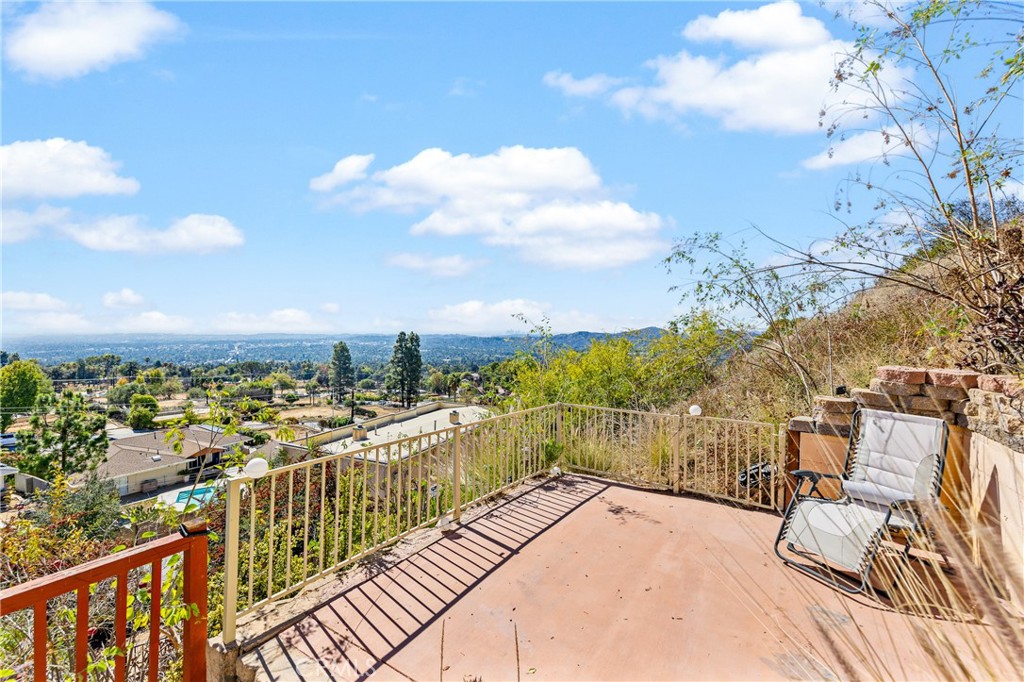 591 Devonwood Road Altadena, CA 91001 - Photo 17 of 35 a view of a terrace