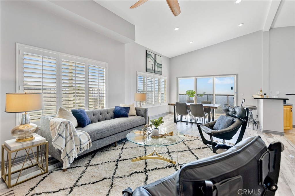 591 Devonwood Road Altadena, CA 91001 - Photo 3 of 35 a living room with furniture and a window