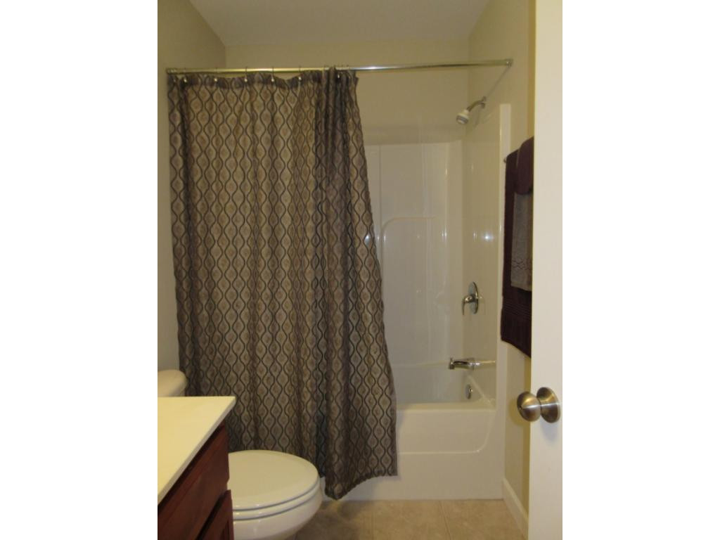185 Azalea Ridge Johnson City, TN 37601 - Photo 20 of 30 Hall full bath