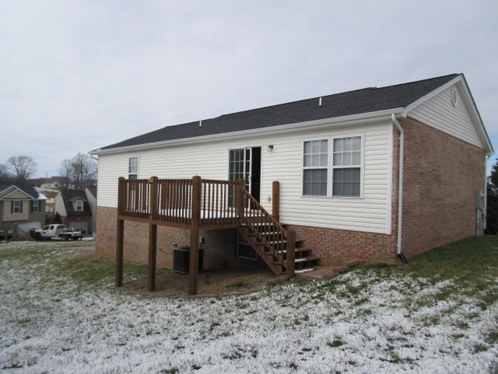 185 Azalea Ridge Johnson City, TN 37601 - Photo 24 of 30 back exterior