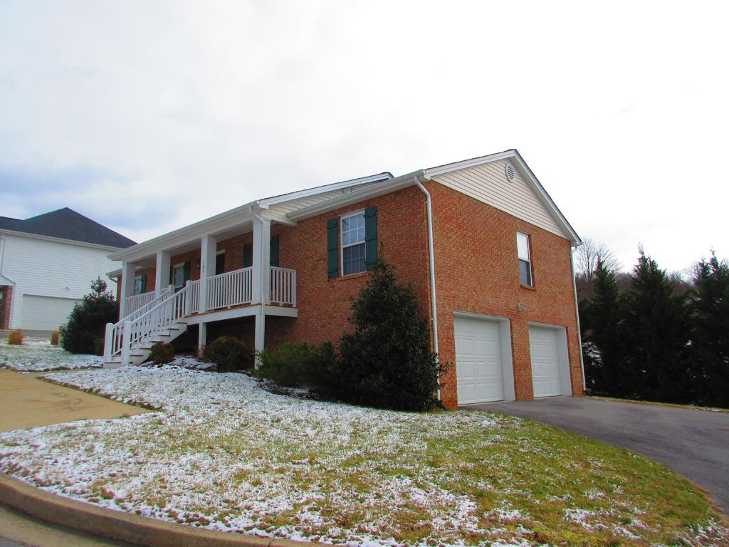 185 Azalea Ridge Johnson City, TN 37601 - Photo 3 of 30 2car garage