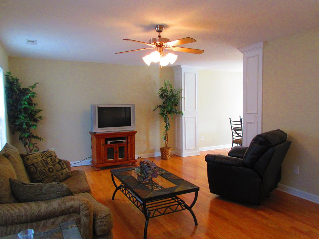185 Azalea Ridge Johnson City, TN 37601 - Photo 7 of 30 Hardwood floors on main