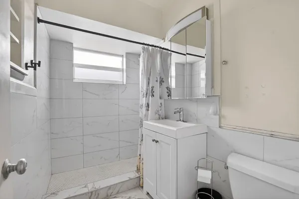 $2,200 | 1932 Northeast 7th Street, Unit 2, Deerfield Beach, FL 33441