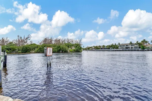 $2,200 | 1932 Northeast 7th Street, Unit 2, Deerfield Beach, FL 33441