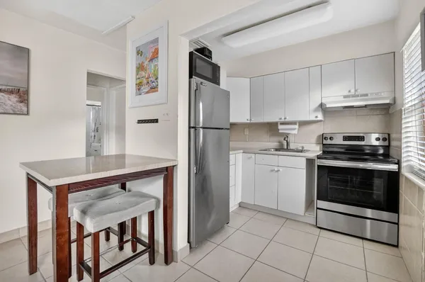 $2,200 | 1932 Northeast 7th Street, Unit 2, Deerfield Beach, FL 33441