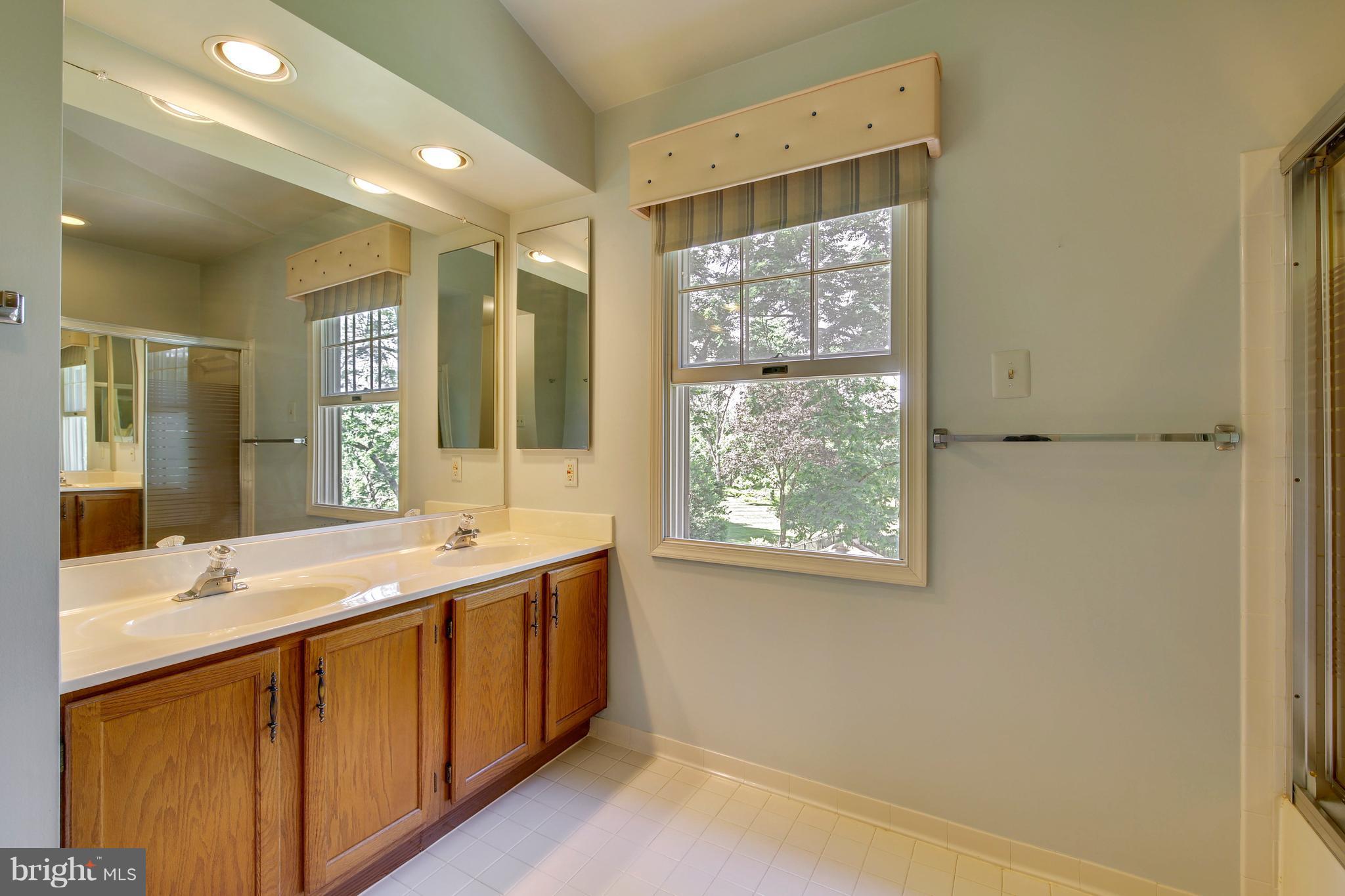 14532 Pebblestone Drive Silver Spring, MD 20905 - Photo 21 of 30 Bath (Master)