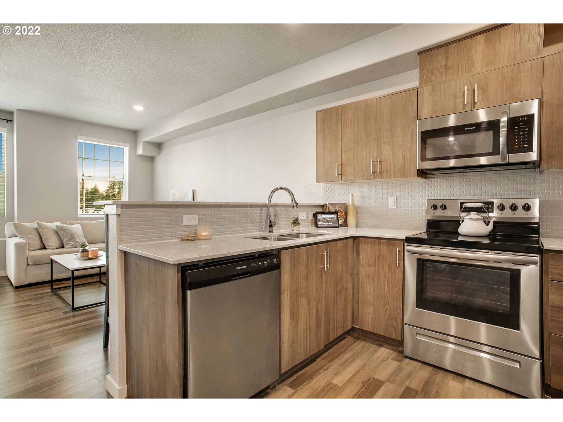 17182 Southwest Appledale Road, Unit 204 Beaverton, OR 97007 - Photo 6 of 18 Gallery Image 6