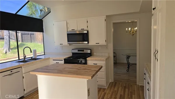 $569,900 | 10387 Crossing Green Circle, Moreno Valley, CA 92557