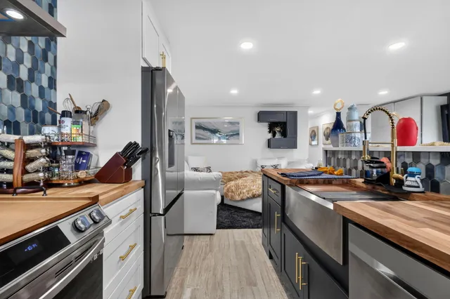 $2,500 | 212 West High Point Terrace, Unit C, Delray Beach, FL 33445