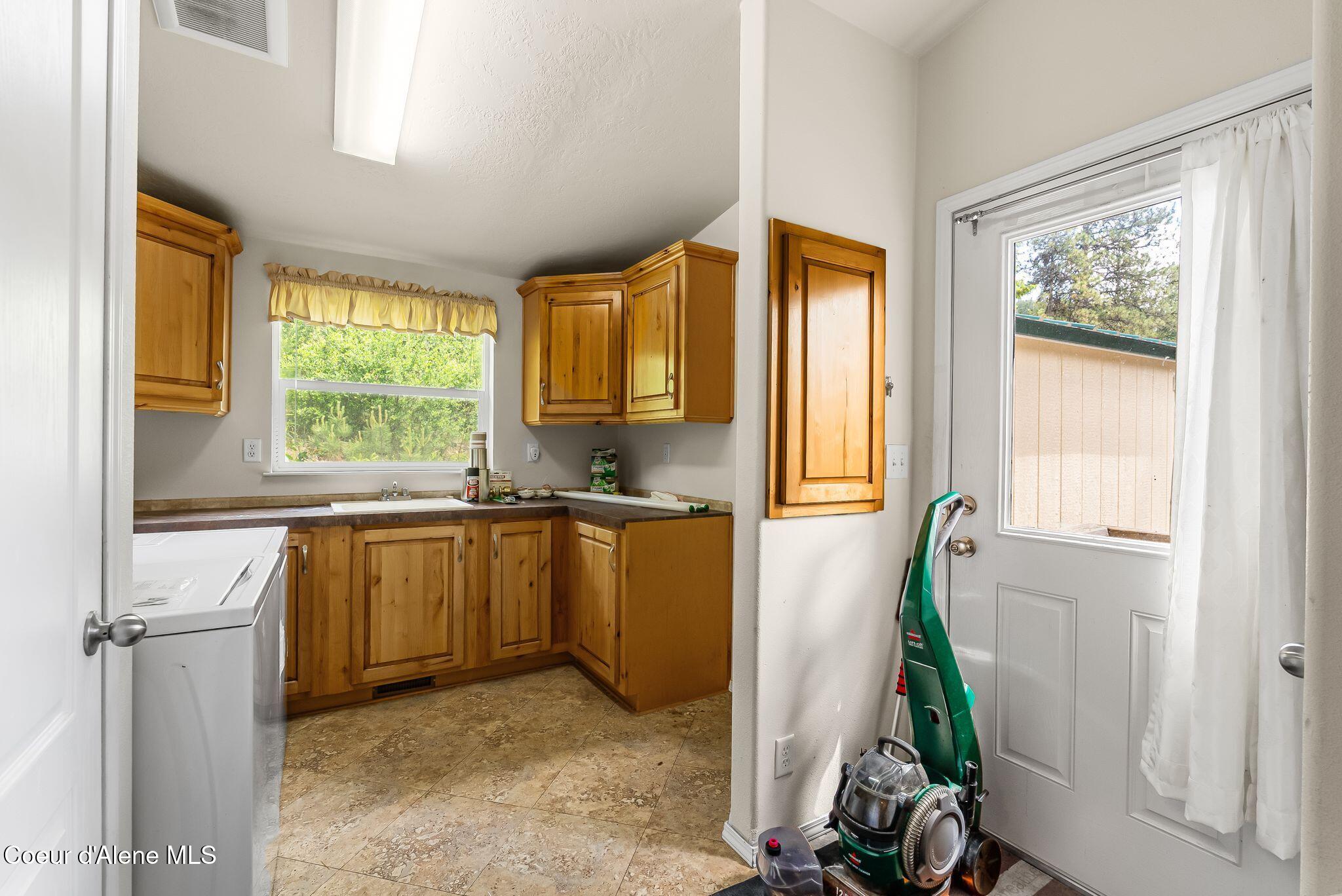 4304 South Elk Road Harrison, ID 83833 - Photo 19 of 39 19_KFM01241