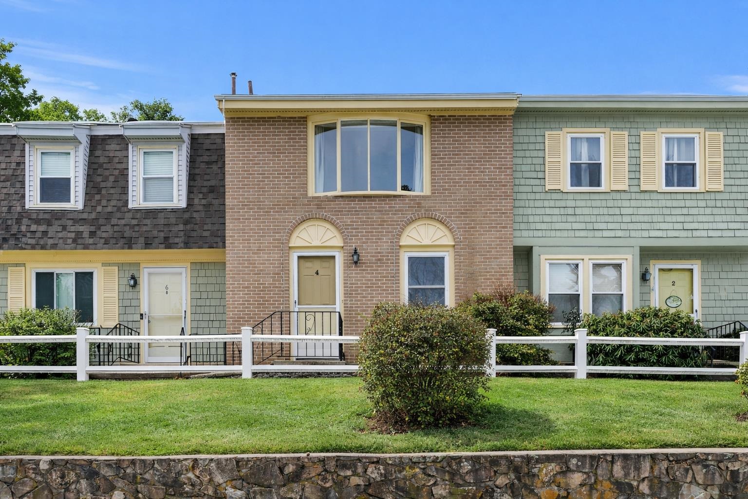 4 Gunstock Ridge Merrimack, NH 03054 - Photo 1 of 37