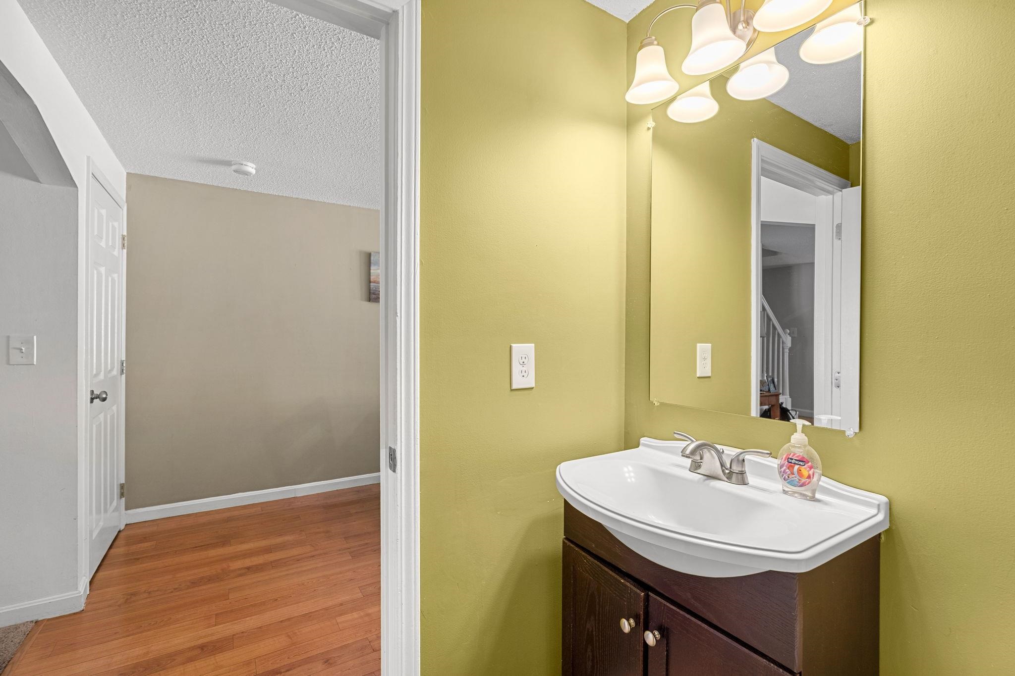 4 Gunstock Ridge Merrimack, NH 03054 - Photo 10 of 37