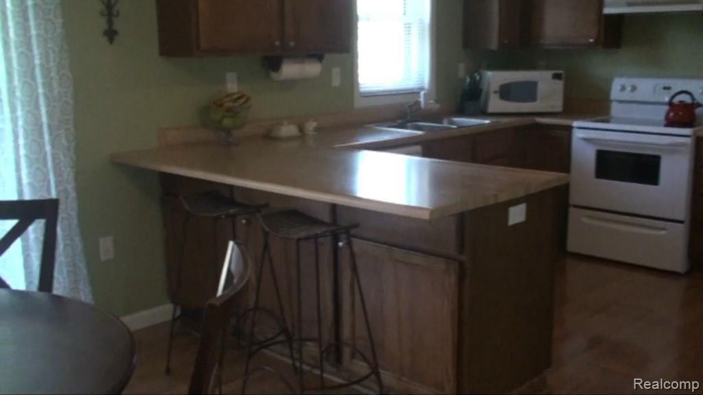 2136 Granger Road Oxford, MI 48371 - Photo 83 of 95 kitchen island.jpg