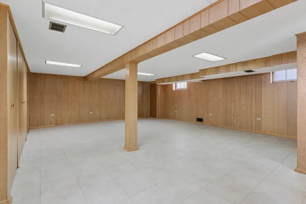 $425,000 | 7661 North Neva Avenue, Niles, IL 60714