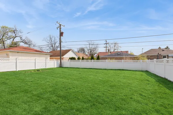 $425,000 | 7661 North Neva Avenue, Niles, IL 60714