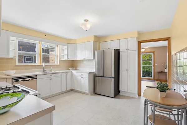 $425,000 | 7661 North Neva Avenue, Niles, IL 60714