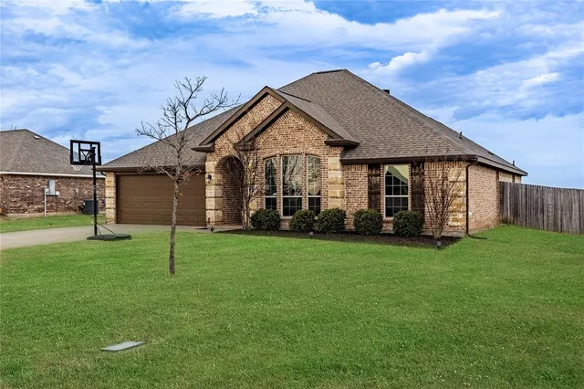 $374,500 | 103 Pecos Street, Bells, TX 75414