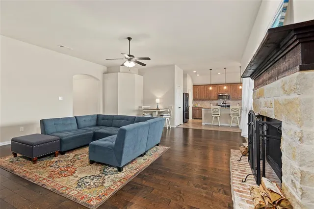 $374,500 | 103 Pecos Street, Bells, TX 75414