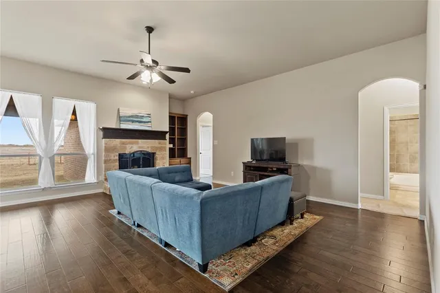 $374,500 | 103 Pecos Street, Bells, TX 75414