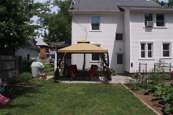 14 Castle Street Springfield, MA 01118 - Photo 3 of 10 Gallery Image 3
