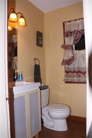 14 Castle Street Springfield, MA 01118 - Photo 9 of 10 Gallery Image 9