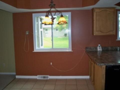 35103 Bobcean Road Clinton Township, MI 48035 - Photo 4 of 12 466047-3.JPG