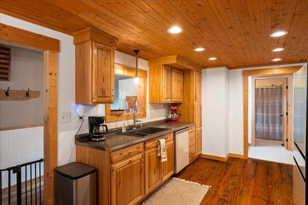 9653 McKee Road Irvine, KY 40336 - Photo 18 of 62 18-IVA00392