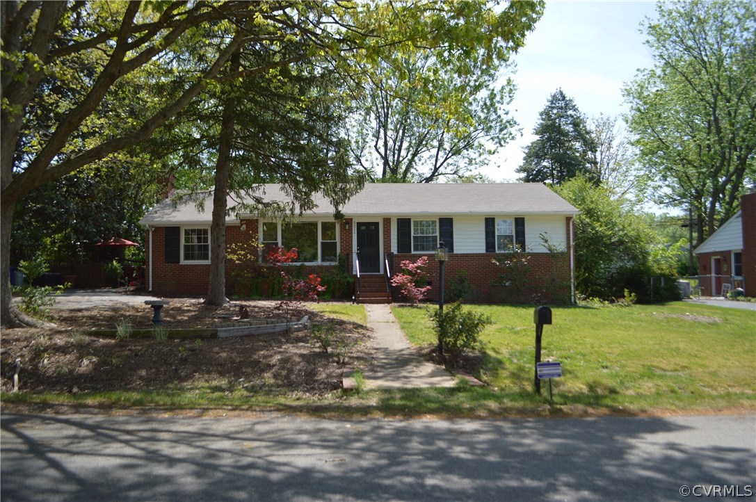2211 Manlyn Road Henrico, VA 23229 - Photo 2 of 43 Gallery Image 2