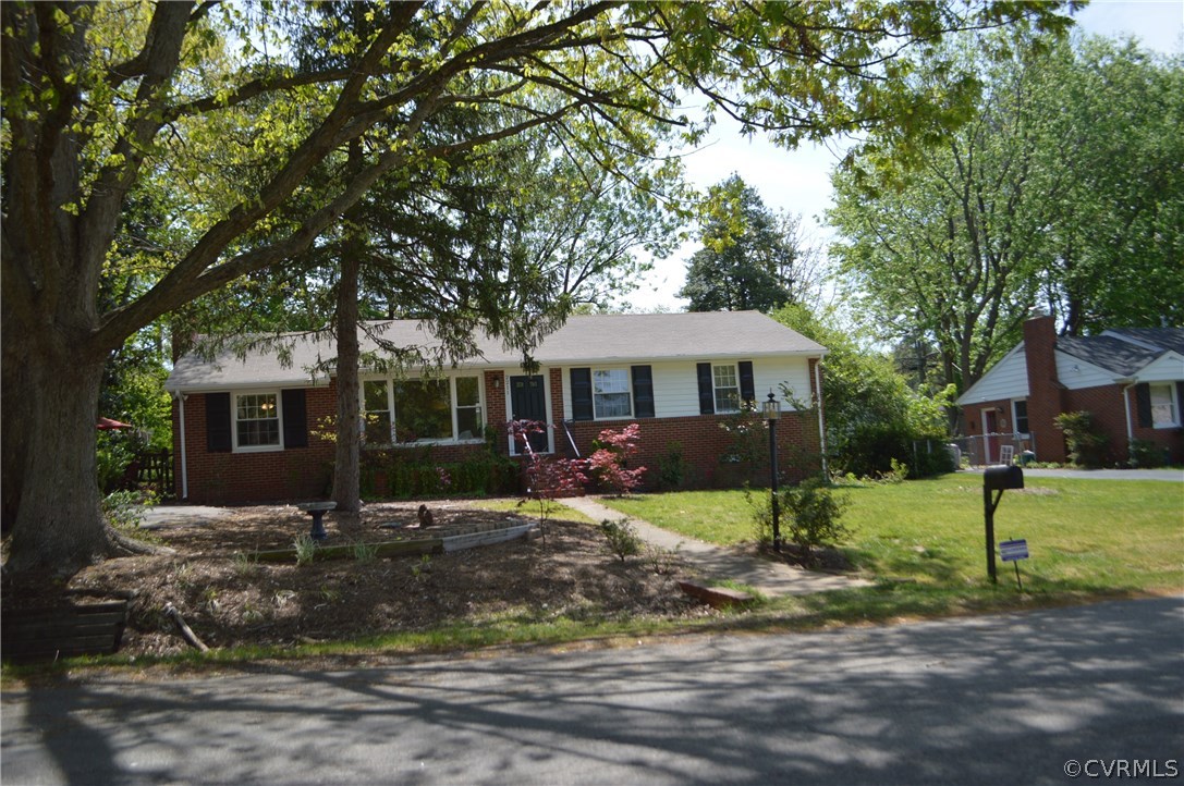 2211 Manlyn Road Henrico, VA 23229 - Photo 3 of 43 Gallery Image 3
