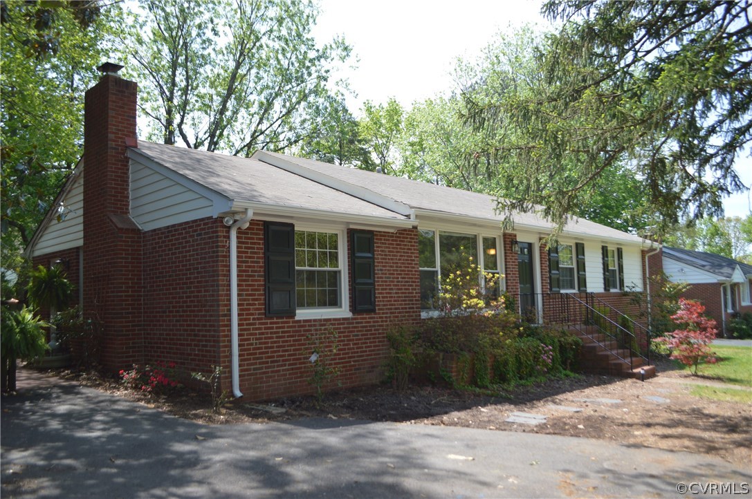 2211 Manlyn Road Henrico, VA 23229 - Photo 5 of 43 Gallery Image 5
