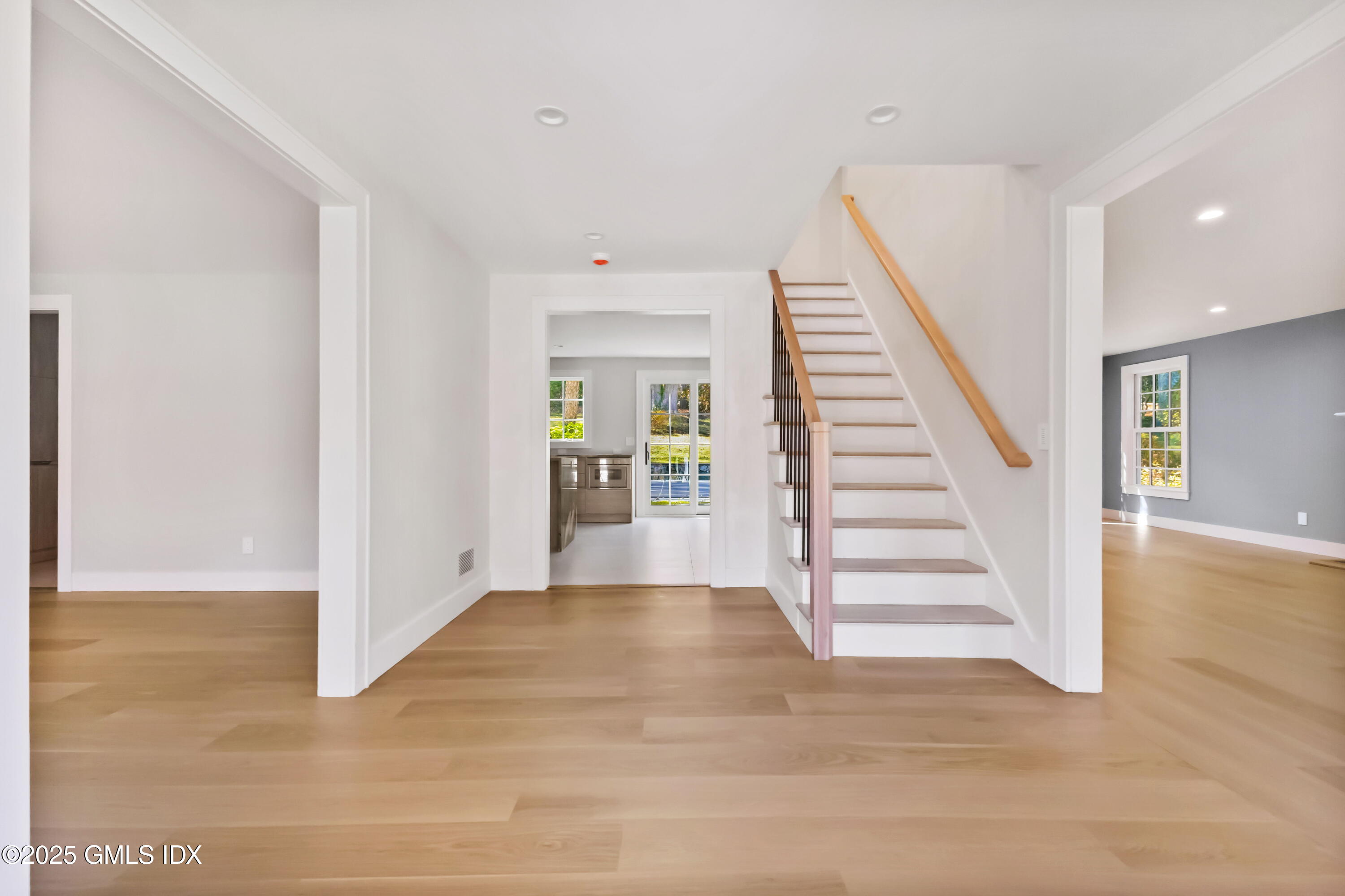 40 Howard Road Greenwich, CT 06831 - Photo 5 of 46 40 Howard