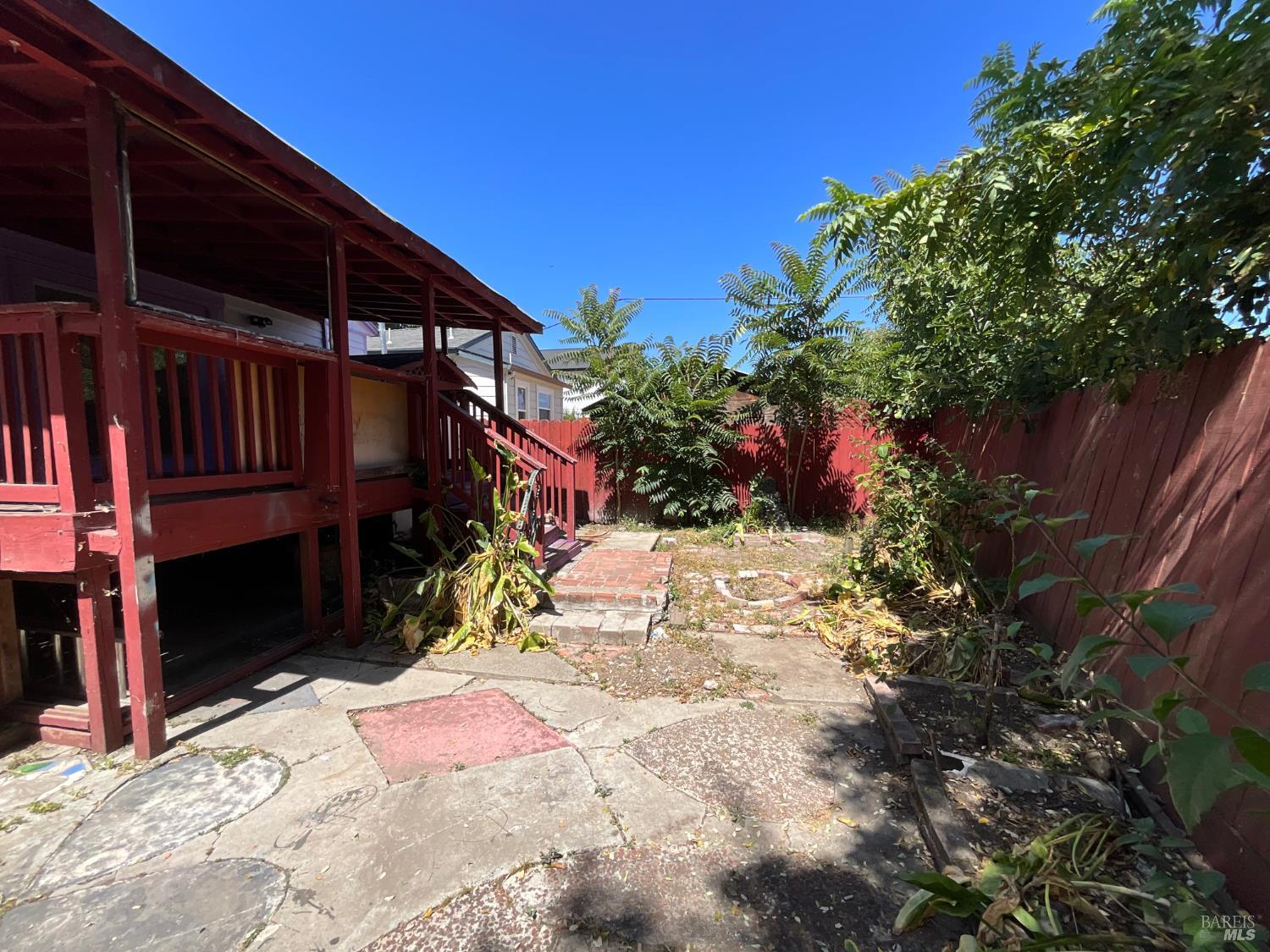138 West 6th Street Santa Rosa, CA 95401 - Photo 27 of 31 Let your imagination take over and build the garden you've been dreaming about!