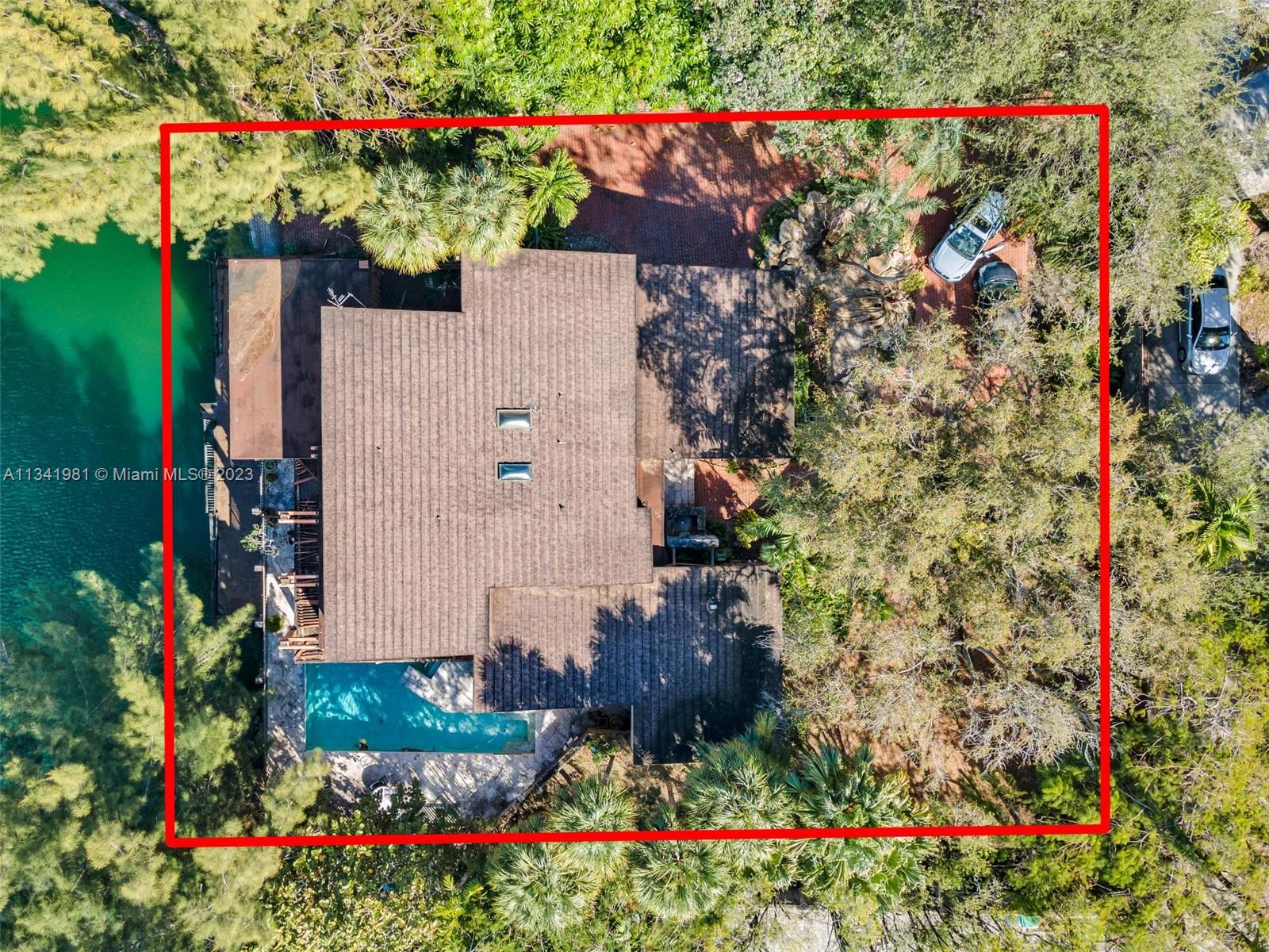 7261 Miller Drive Miami, FL 33155 - Photo 6 of 11 an aerial view of a house and a yard