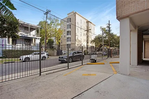 $389,000 | 3915 St Charles Avenue, Unit 511, New Orleans, LA 70115